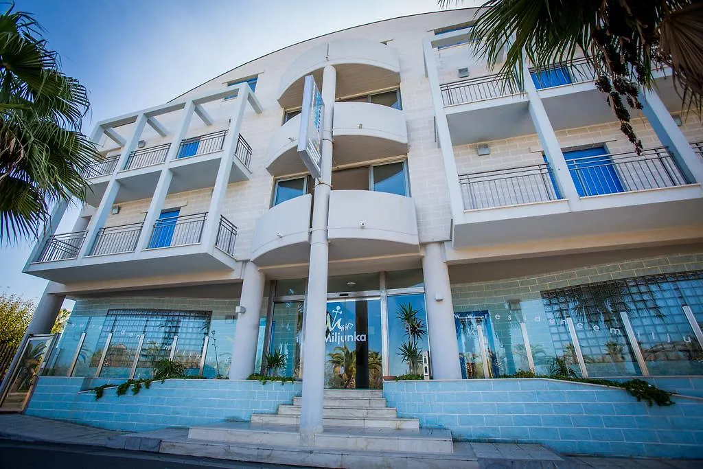 Residence Miljunka SantʼAgata di Militello 4*,