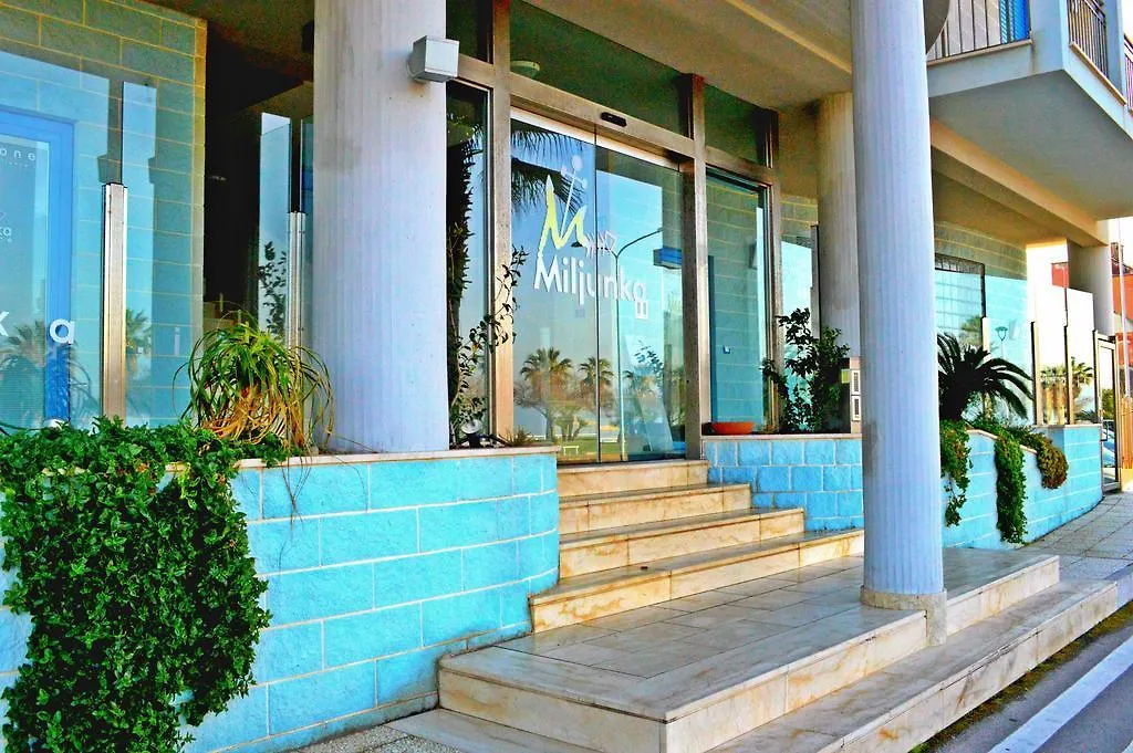 Residence Miljunka SantʼAgata di Militello Appart hôtel